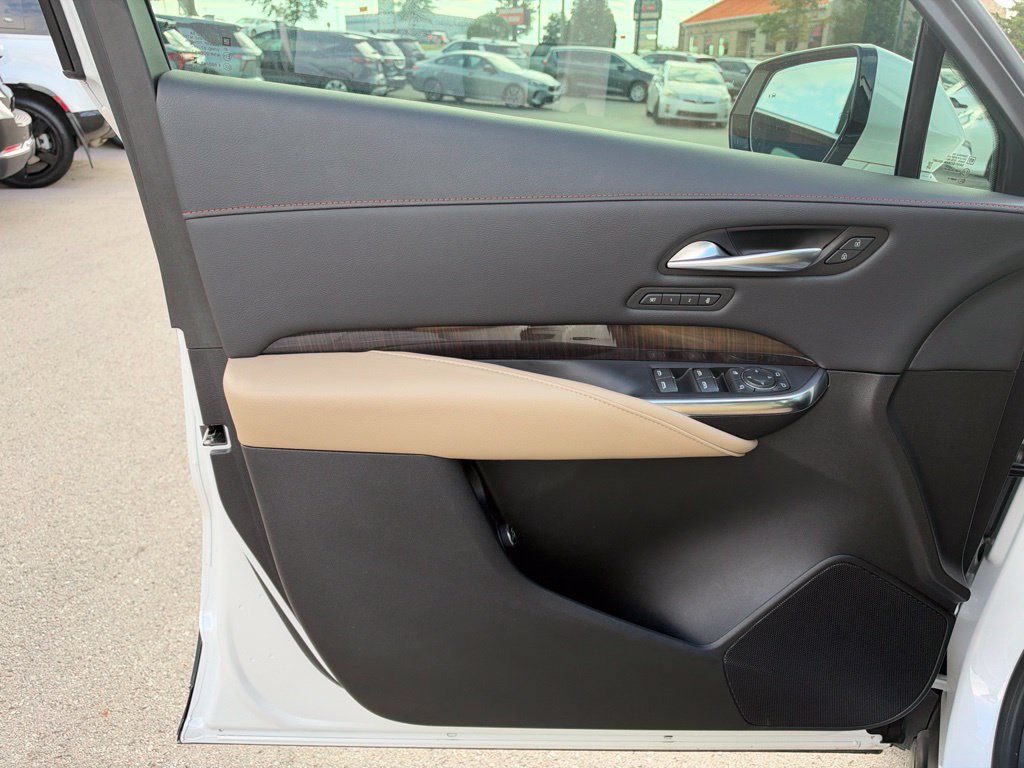 Used 2024 Cadillac XT4 Premium Luxury FWD image 10