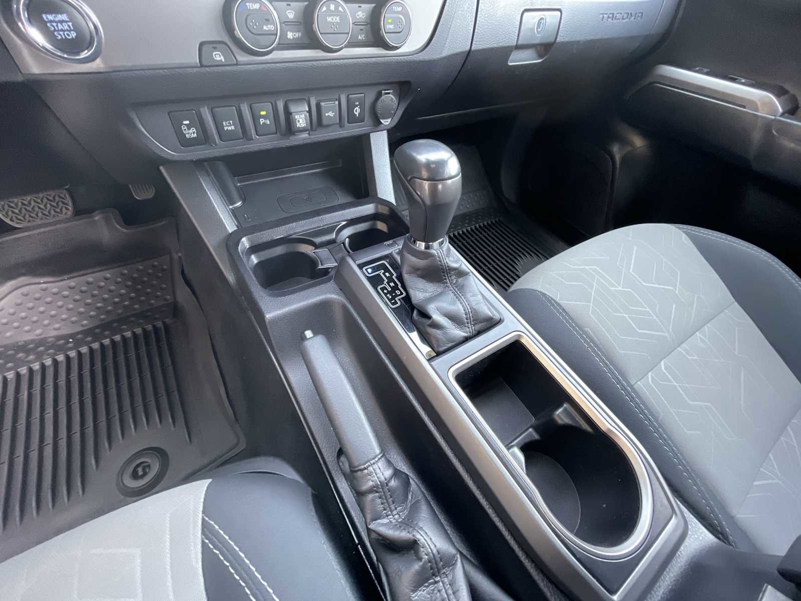 Used 2021 Toyota Tacoma TRD Sport w/ Technology Package image 15