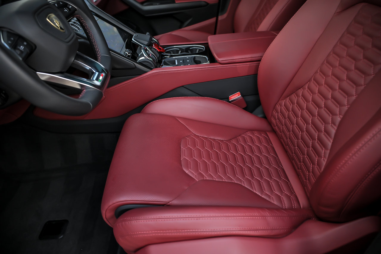 Used 2022 Lamborghini Urus AWD/4WD image 27