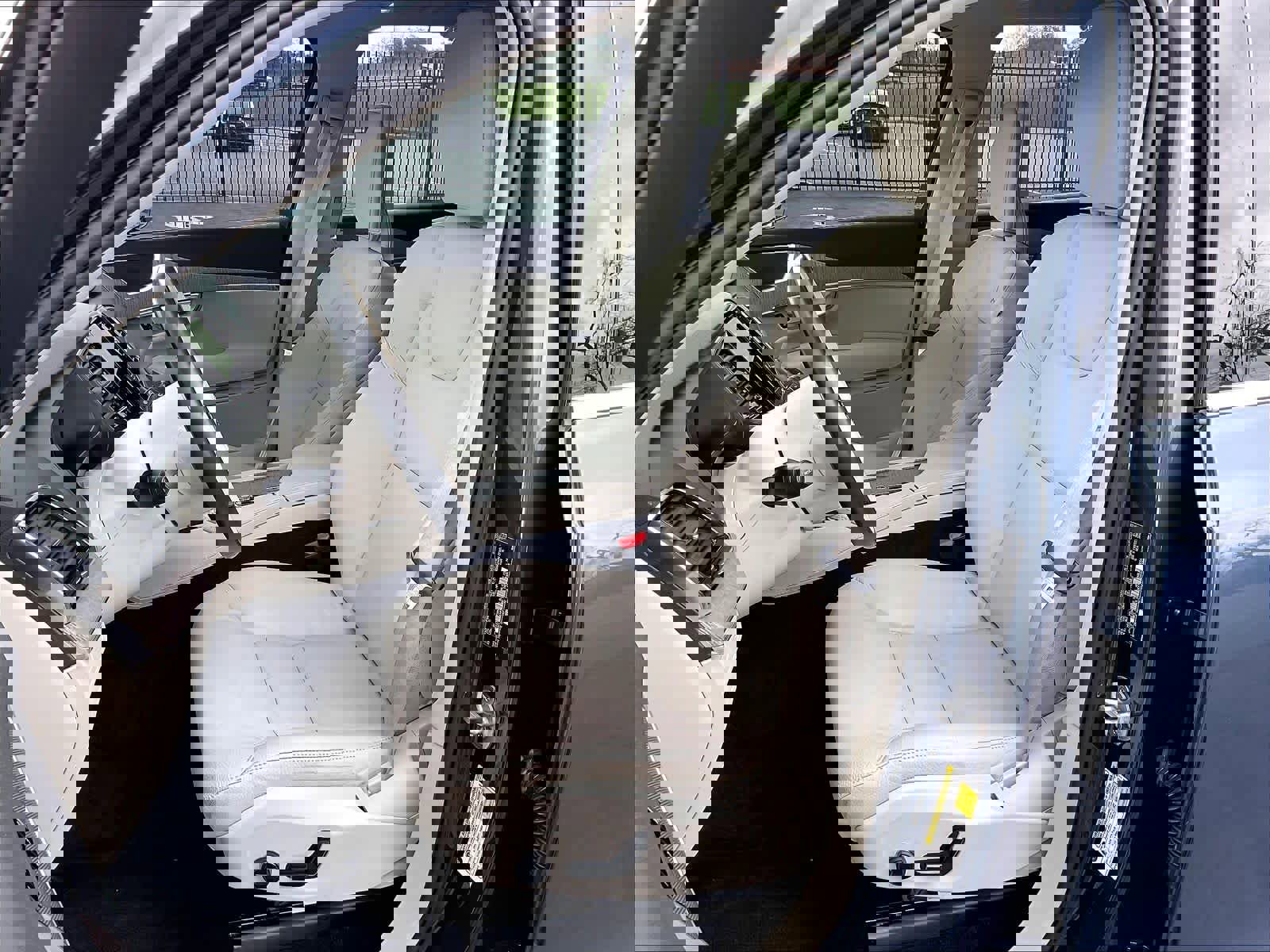 Used 2023 Volvo XC90 B6 Plus w/ Protection Package Premier image 28