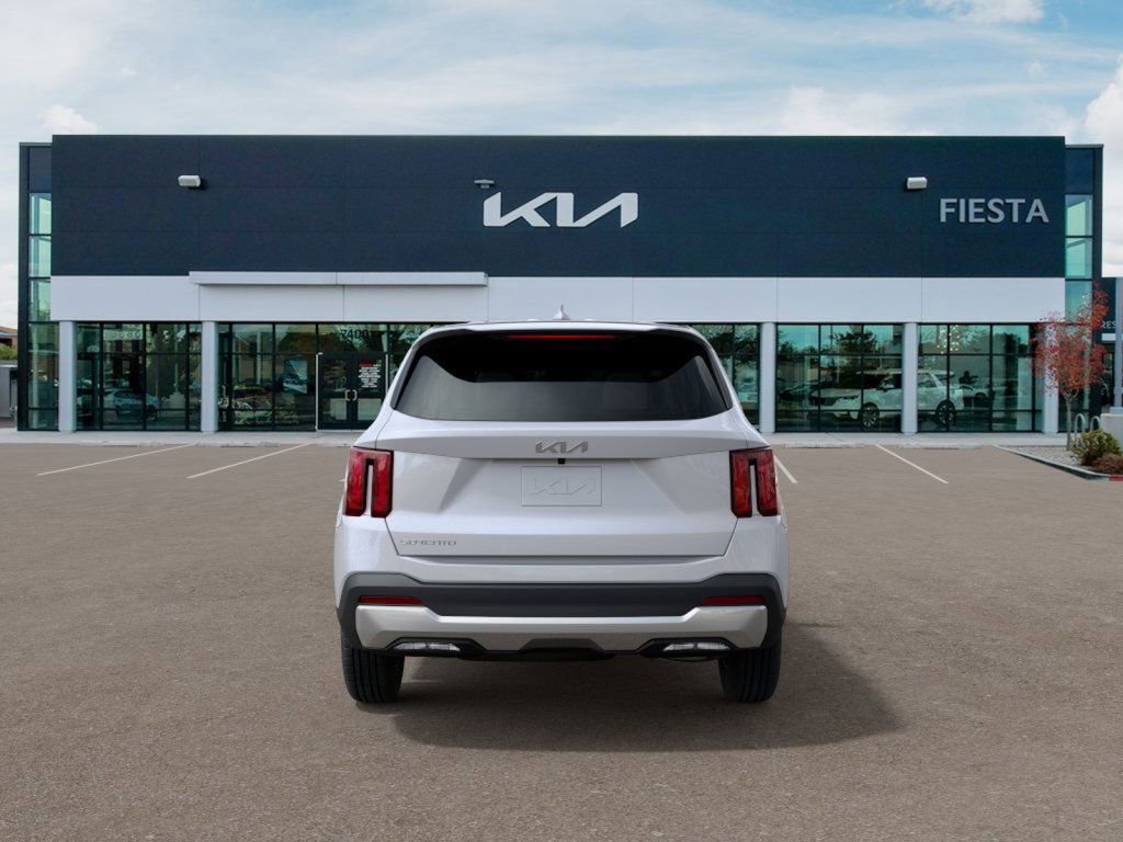 Used 2025 Kia Sorento LX image 5