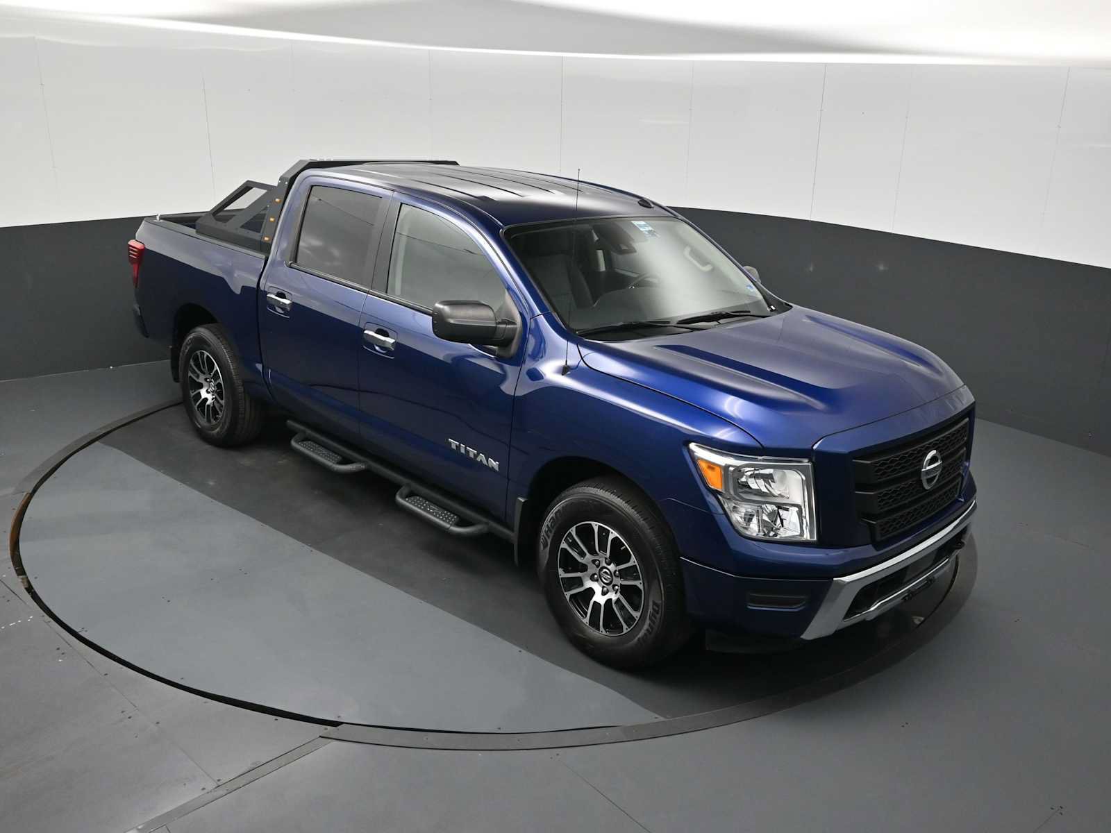 Used 2021 Nissan Titan SV w/ Accessory Utility Package AWD/4WD image 12