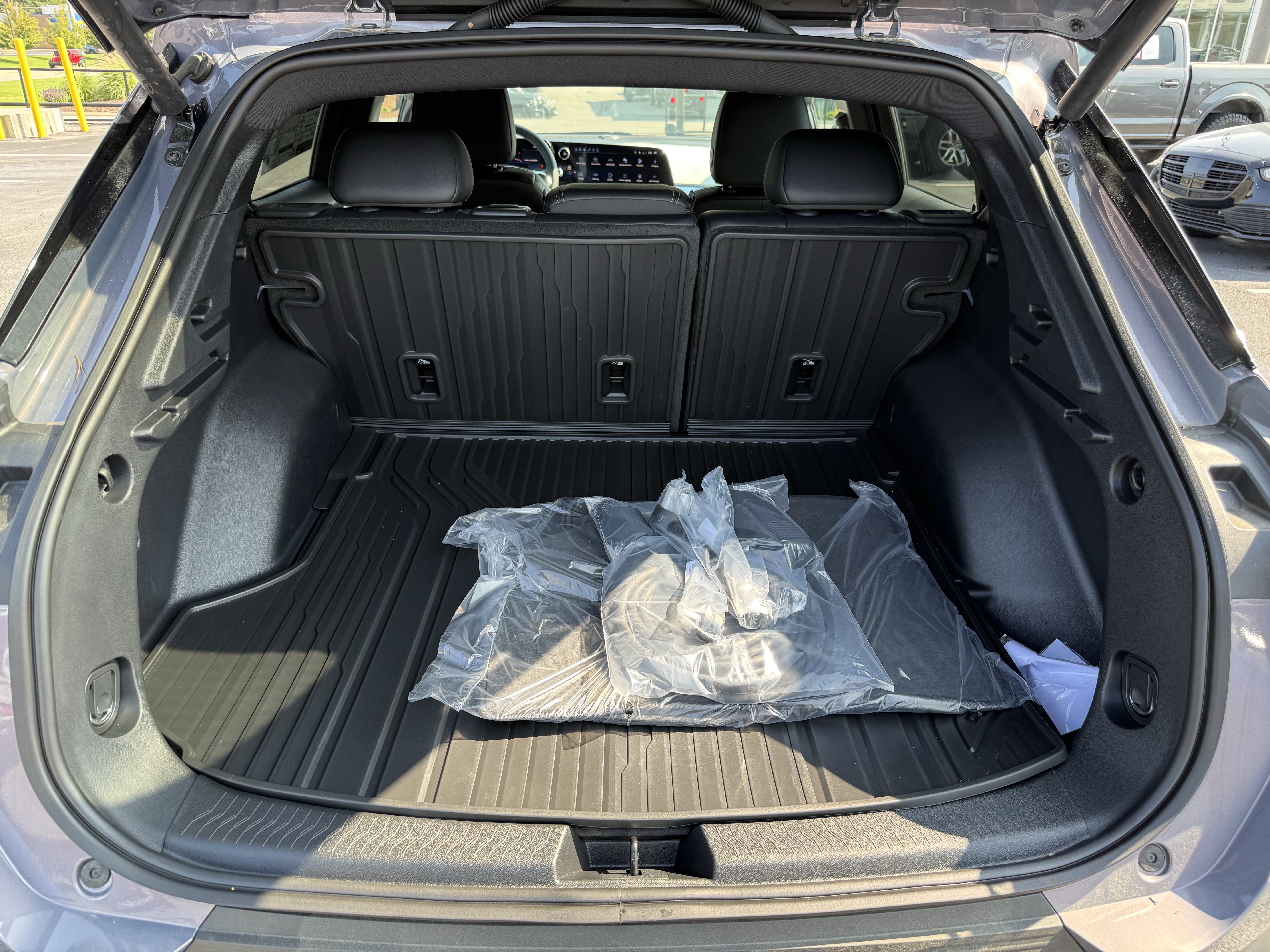 New 2026 Chevrolet Equinox EV LT FWD image 31