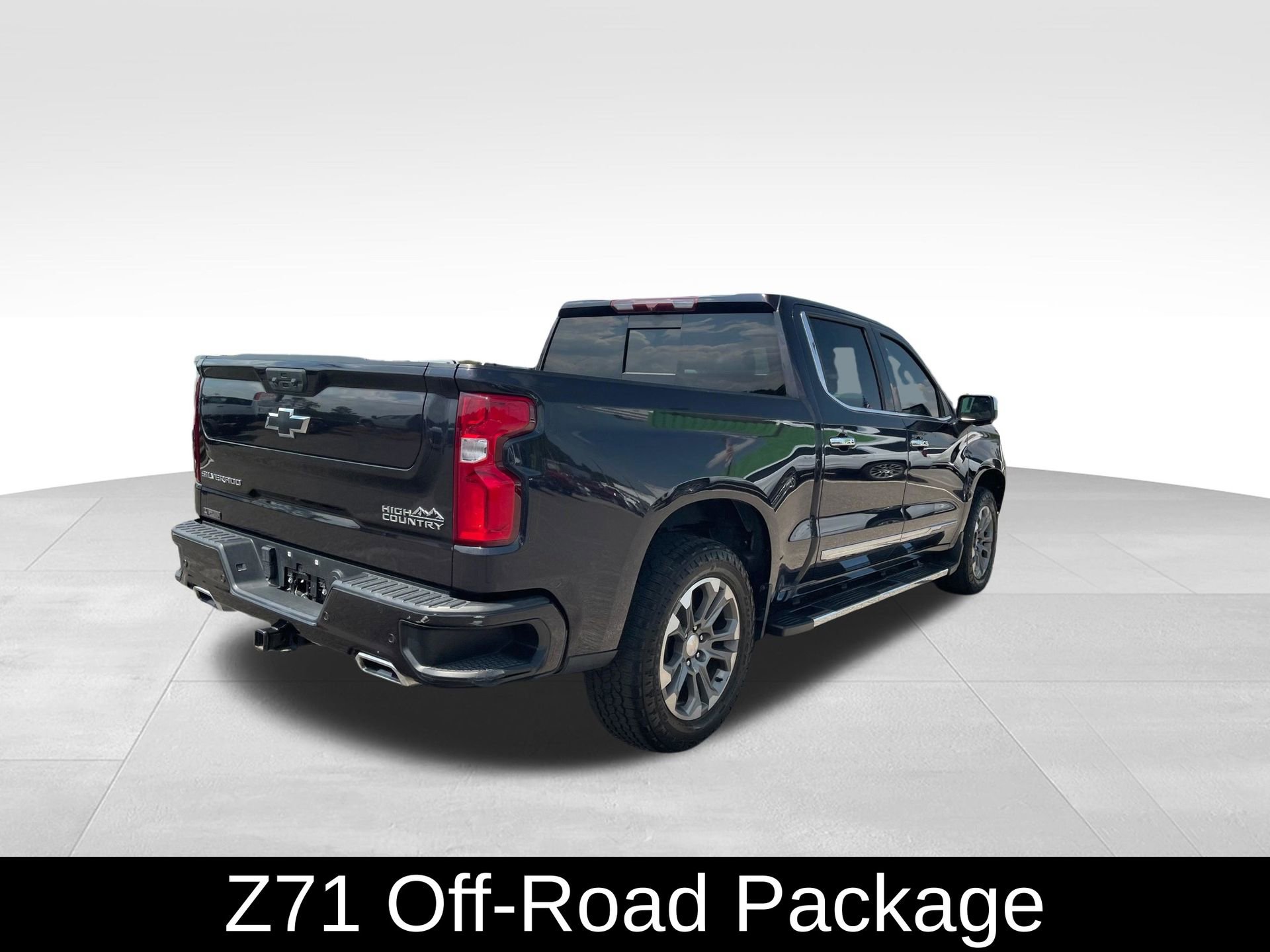 Used 2022 Chevrolet Silverado 1500 High Country w/ Z71 Off-Road Package AWD/4WD image 5