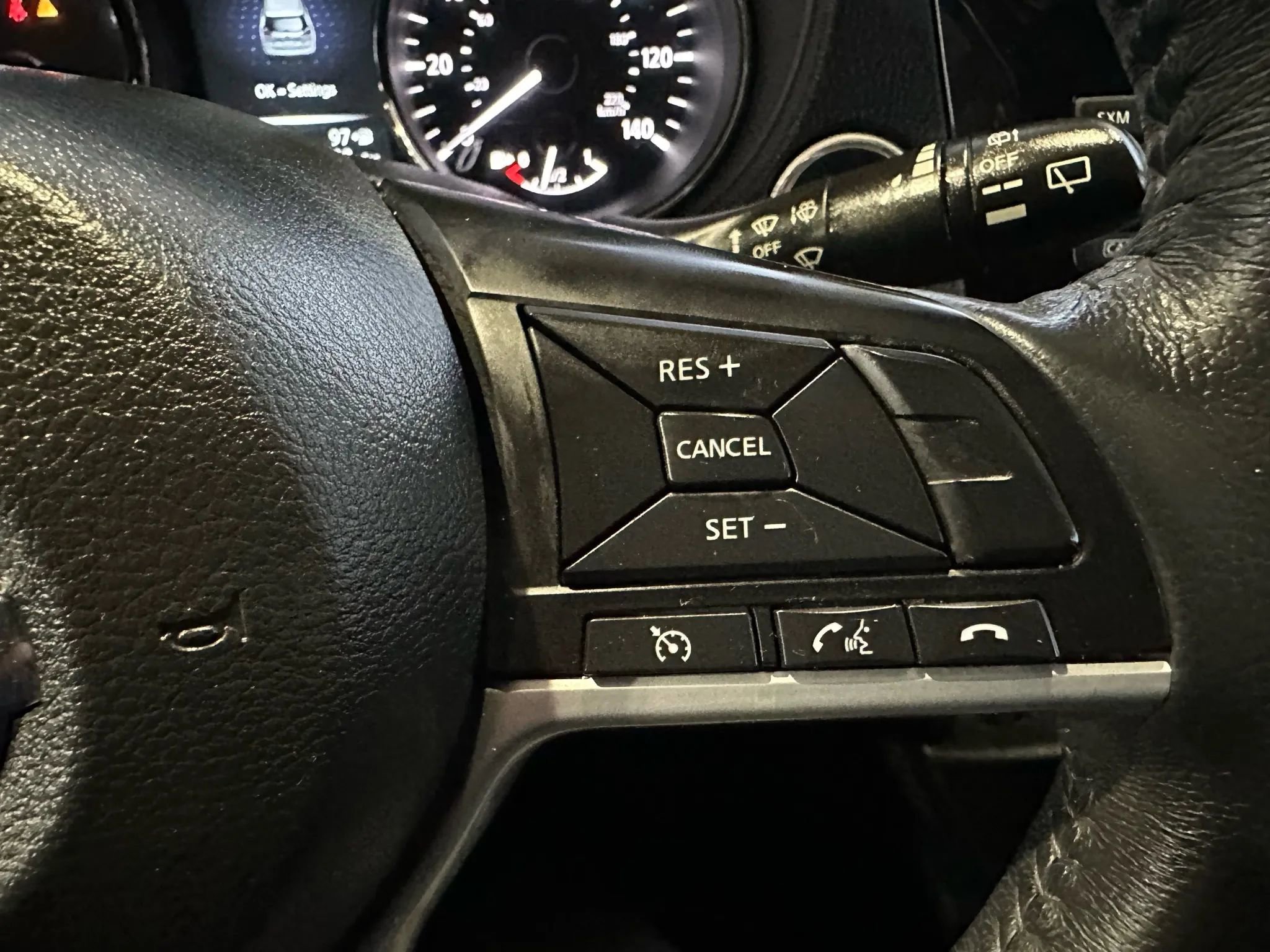 Used 2017 Nissan Rogue SV w/ SV Premium Package image 15