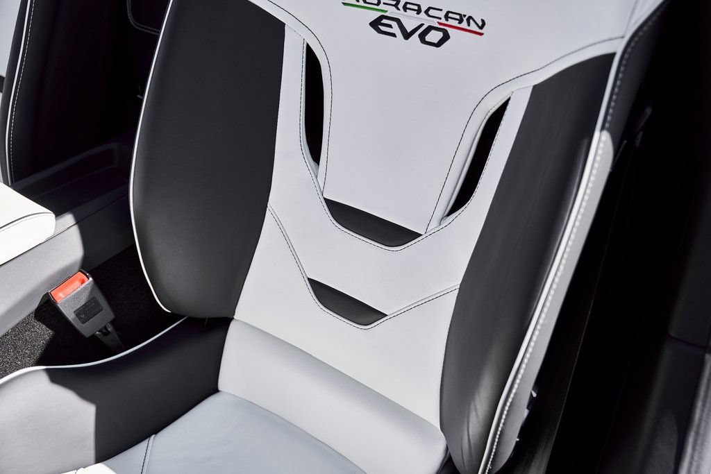 Used 2024 Lamborghini Huracan EVO AWD/4WD image 49