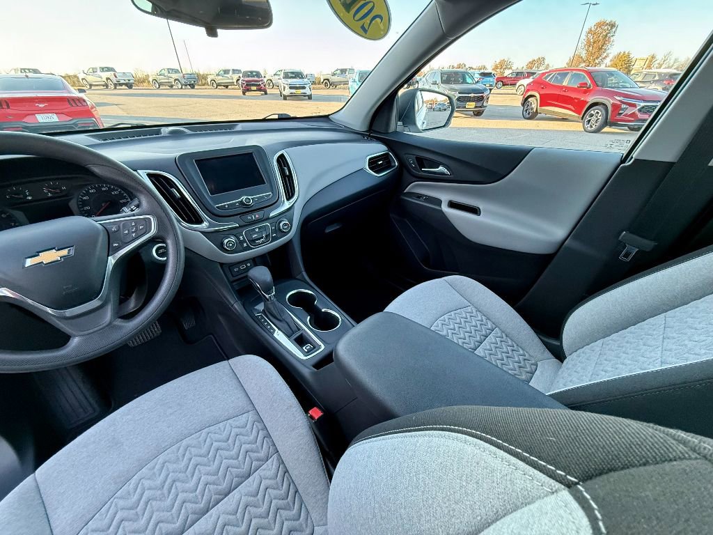 Used 2022 Chevrolet Equinox LS image 13