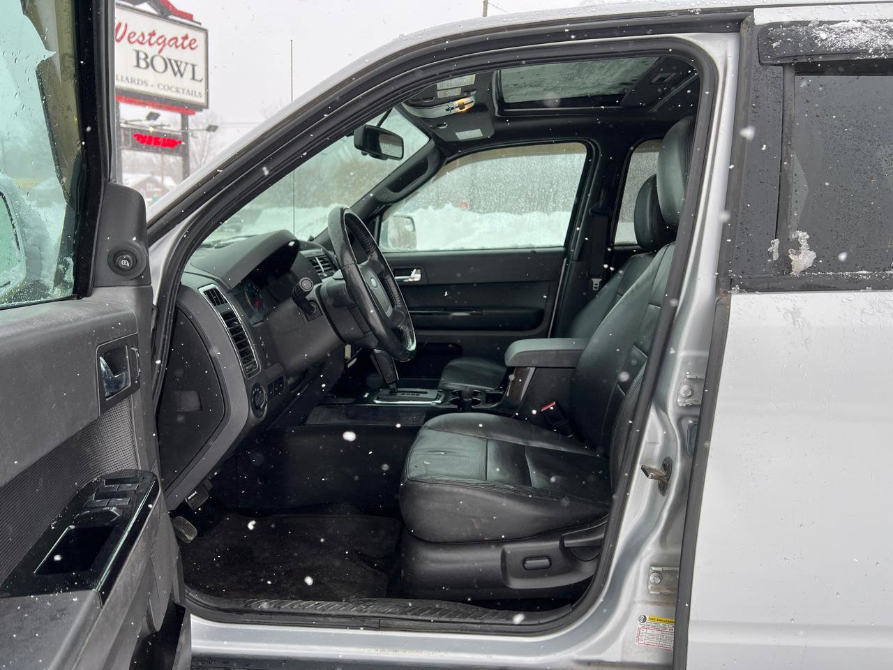 Used 2011 Ford Escape Limited w/ 302A Rapid Spec Order Code image 14