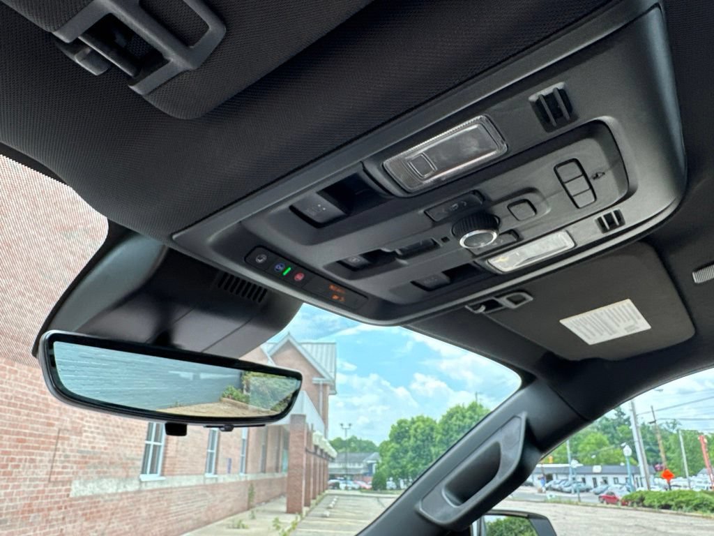 Used 2023 Chevrolet Suburban High Country AWD/4WD image 30