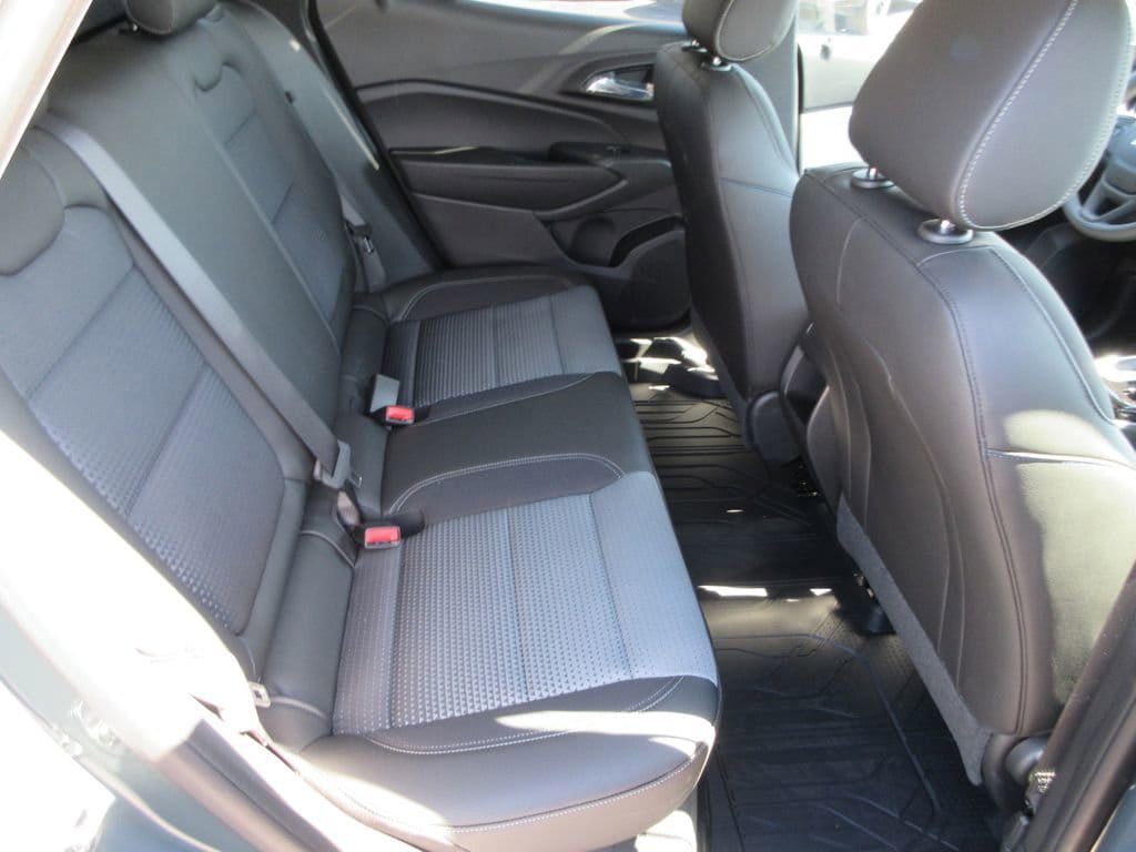 New 2026 Chevrolet Trax LT w/ LPO, Blackout Package FWD image 16