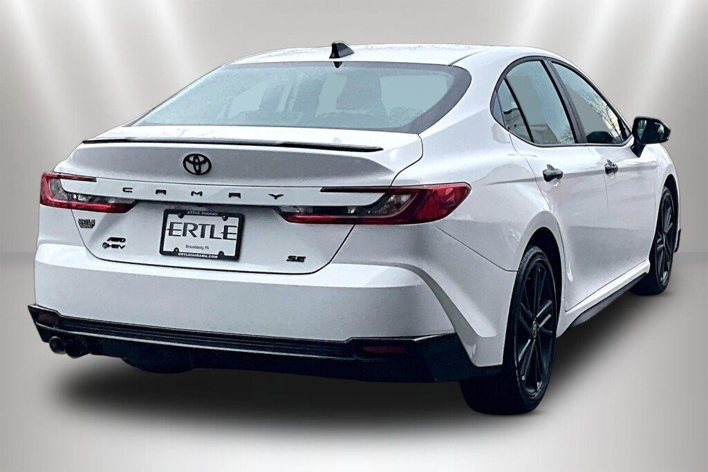 Used 2026 Toyota Camry Hybrid w/ Multimedia Upgrade Package AWD/4WD image 5