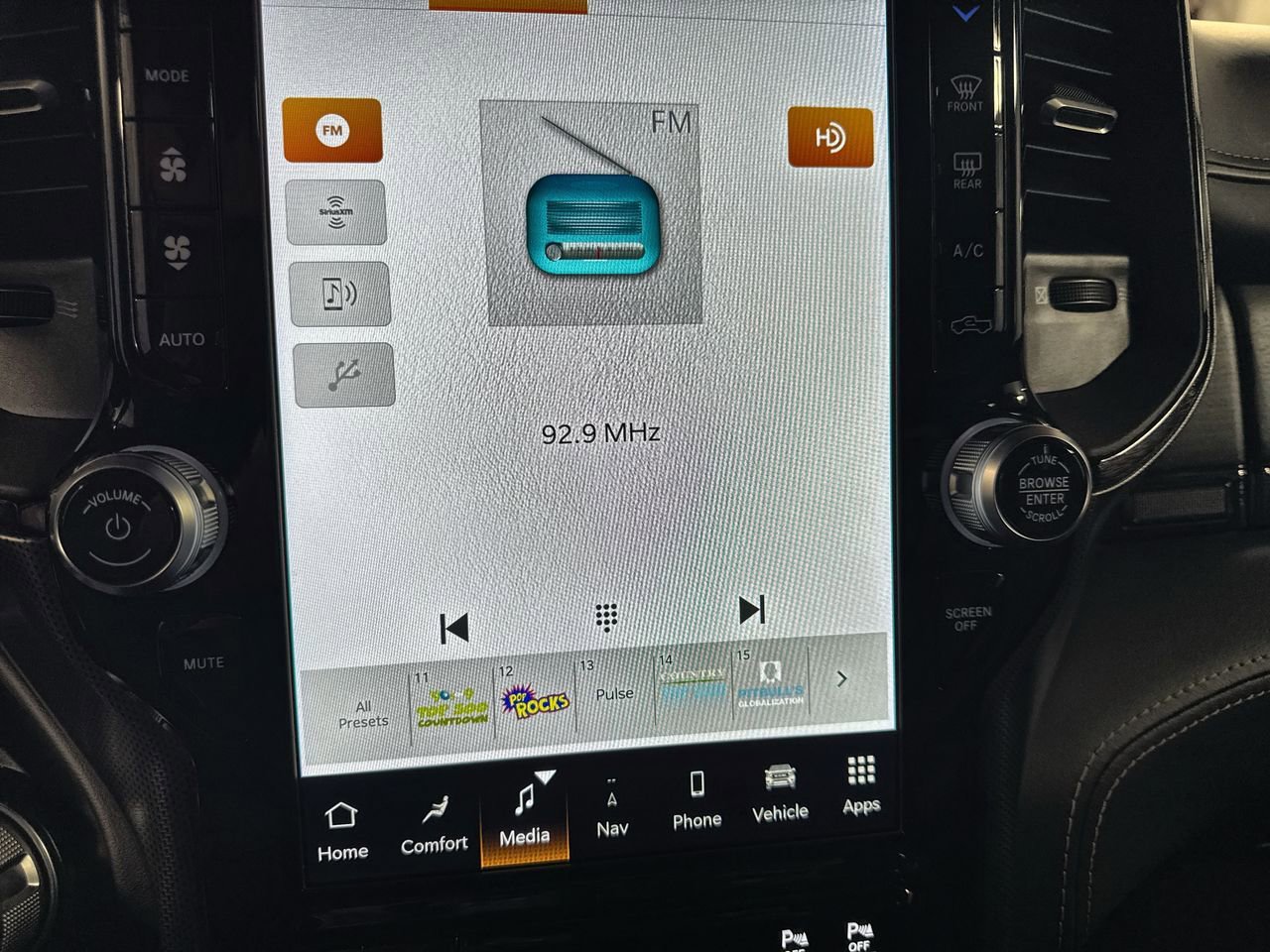 Used 2022 RAM 1500 Limited image 25