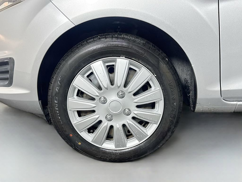 Used 2015 Ford Fiesta S image 30