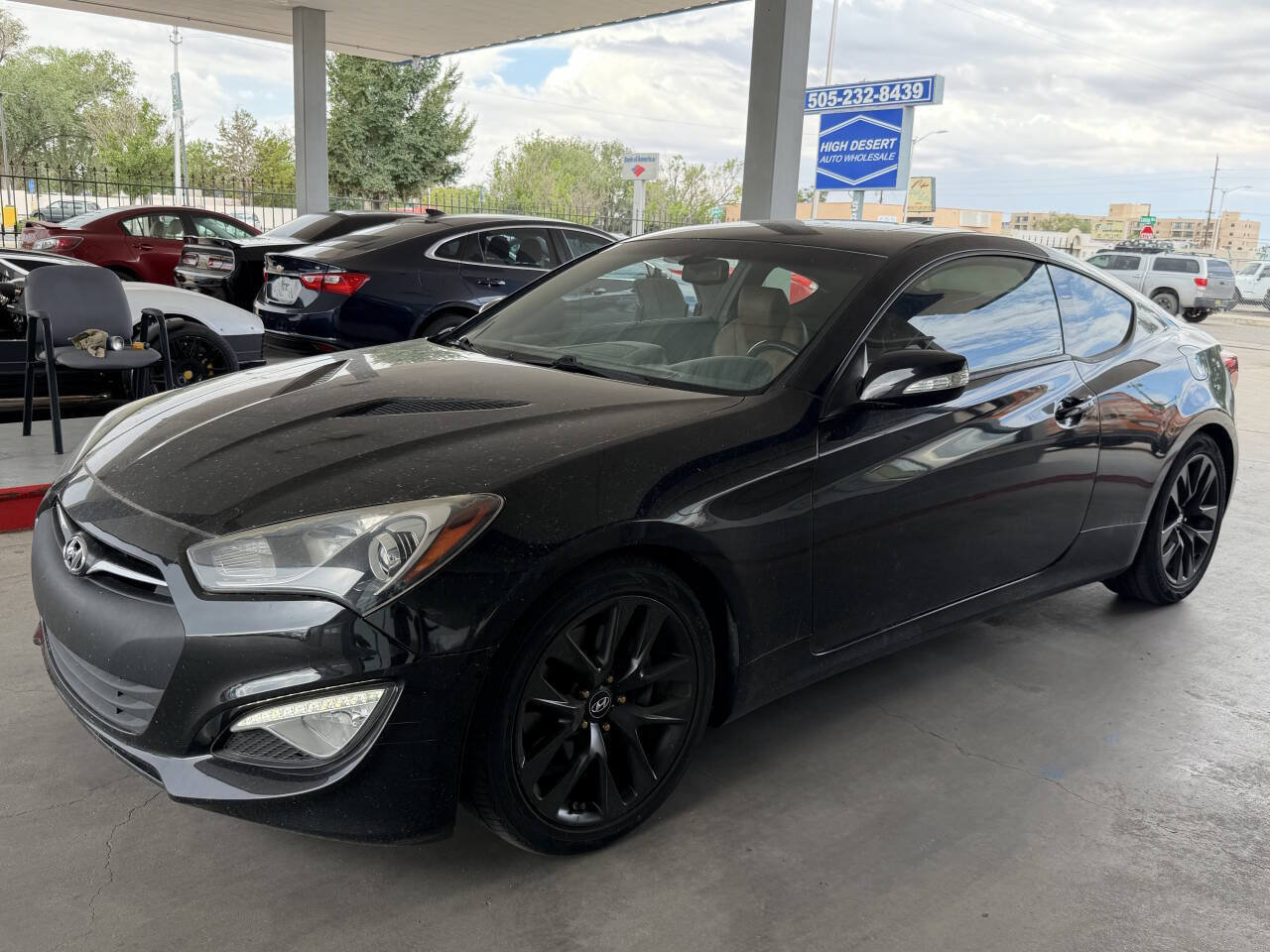 Used 2013 Hyundai Genesis 3.8 RWD image 4