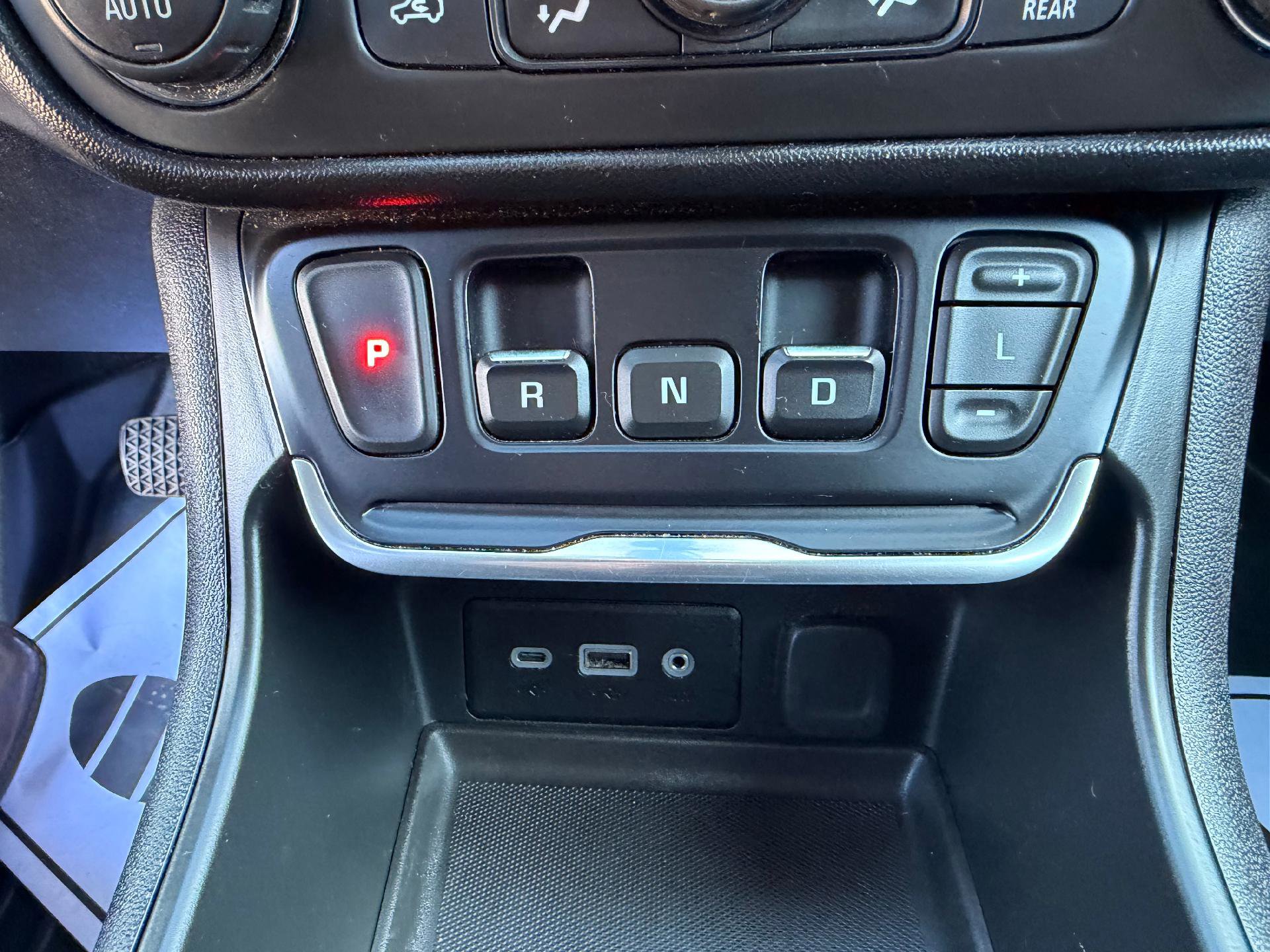 Used 2018 GMC Terrain SLE w/ Driver Convenience Package image 30