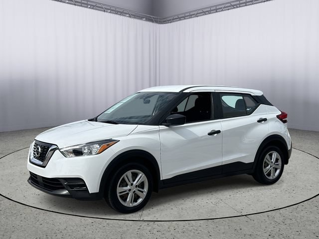 Used 2020 Nissan Kicks S FWD image 2