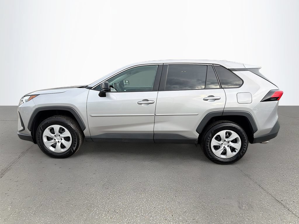 Used 2023 Toyota RAV4 LE AWD/4WD image 7