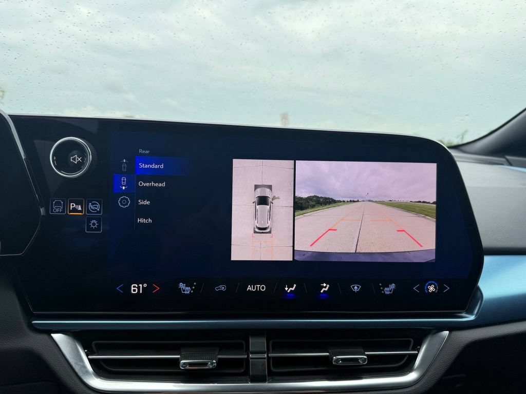 Used 2024 Chevrolet Equinox EV LT FWD image 39