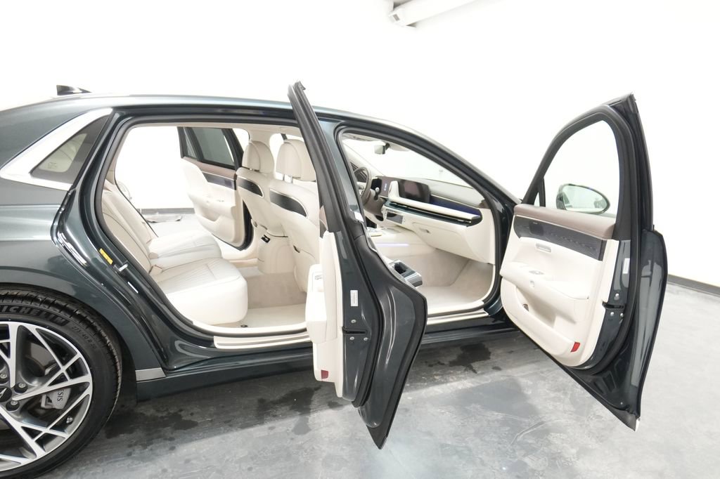 Used 2023 Genesis G90 3.5T image 33