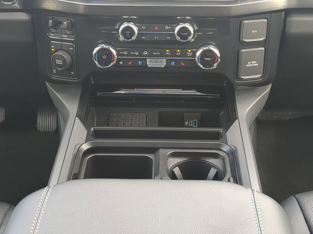 New 2026 Ford F250 Lariat w/ Lariat Ultimate Package image 17