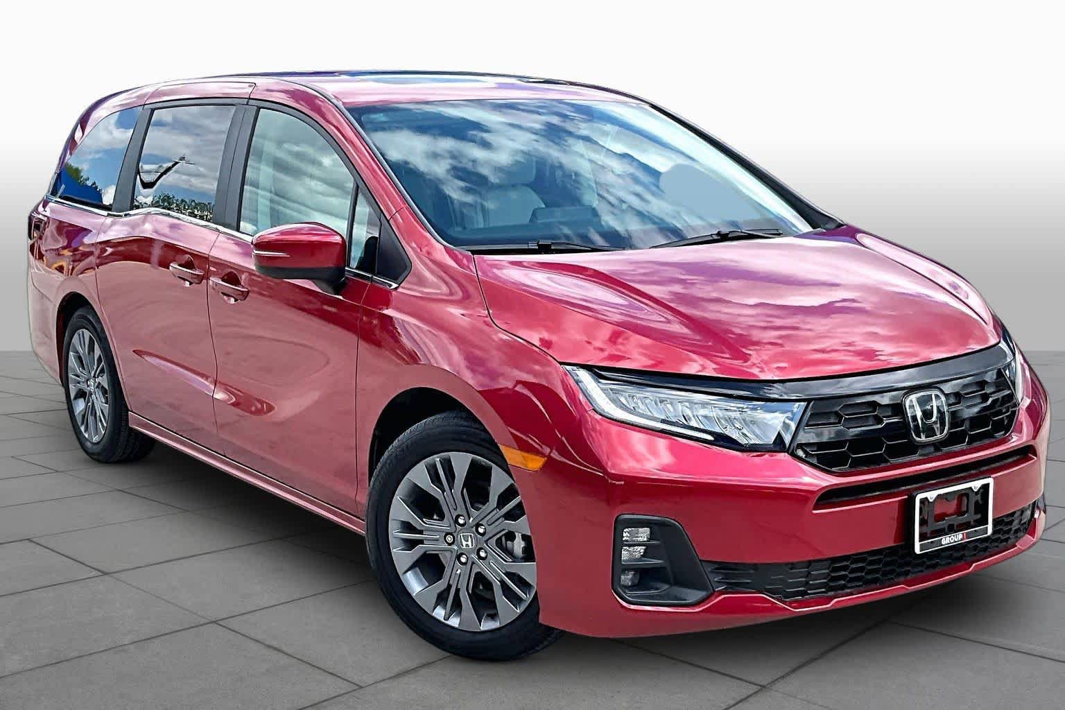 Used 2026 Honda Odyssey Touring image 3