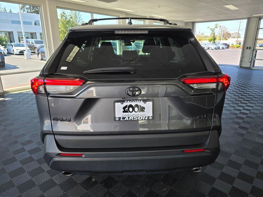 Used 2023 Toyota RAV4 XLE w/ Convenience Package AWD/4WD image 4