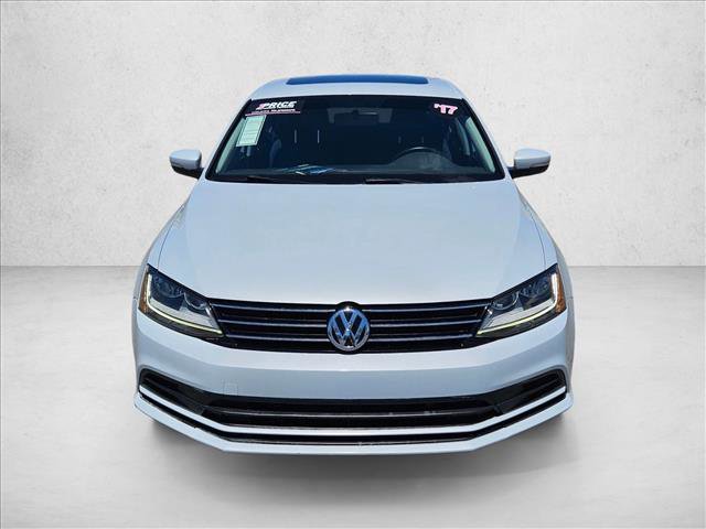 Used 2017 Volkswagen Jetta SE FWD image 2
