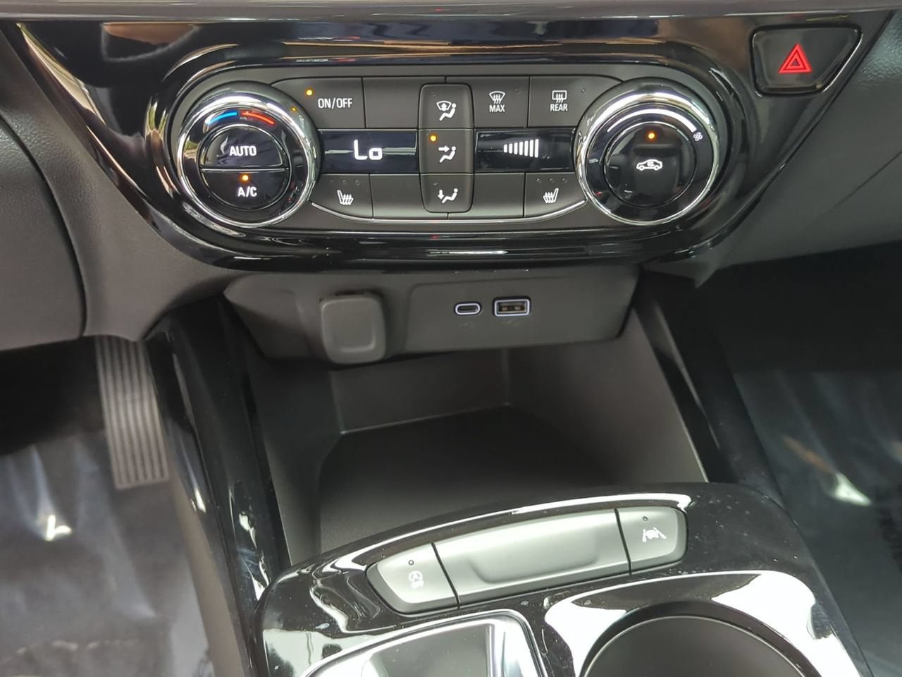 New 2026 Chevrolet Trax ACTIV w/ Driver Confidence Package FWD image 17