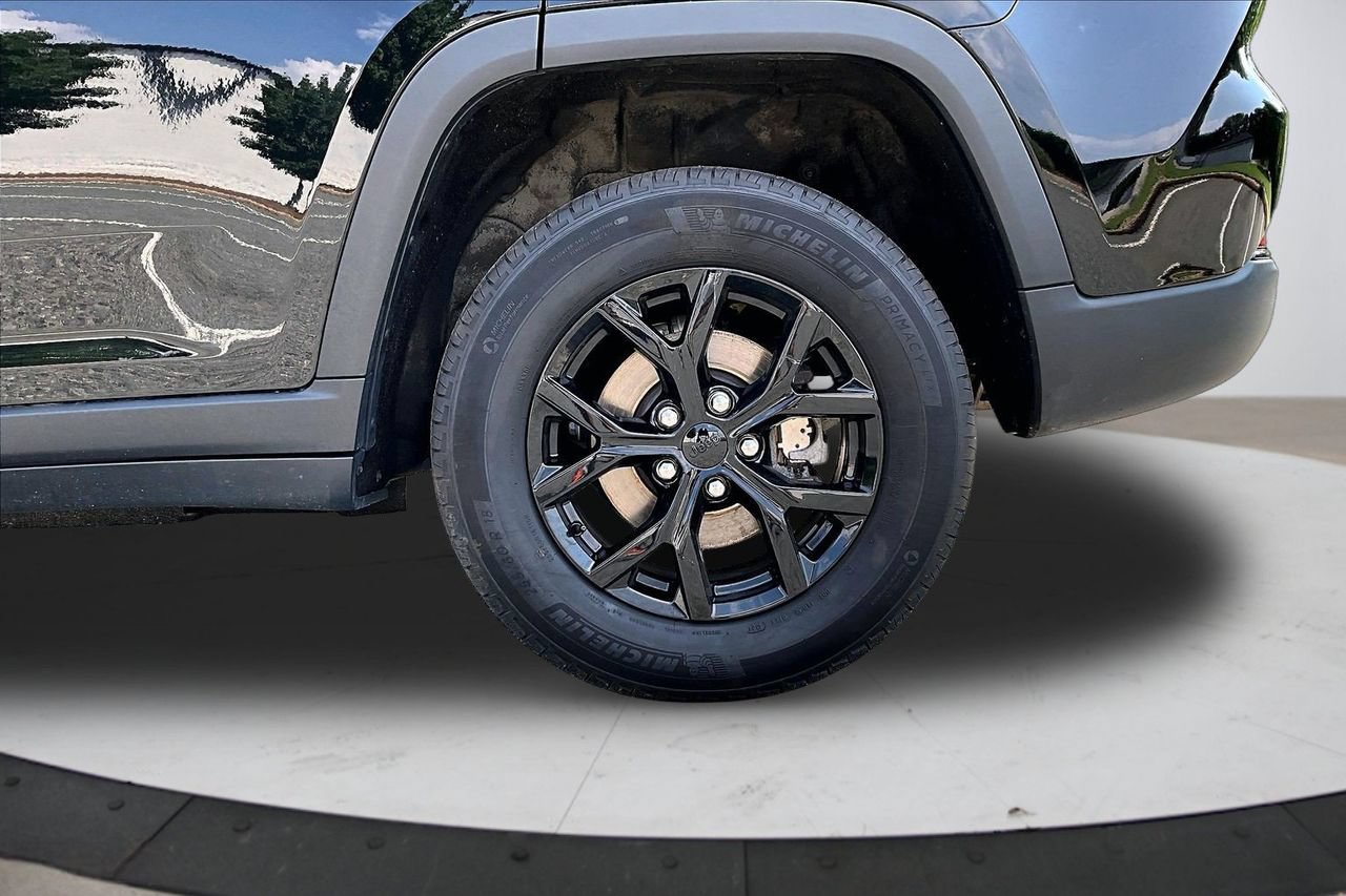 Certified 2024 Jeep Grand Cherokee Altitude AWD/4WD image 35