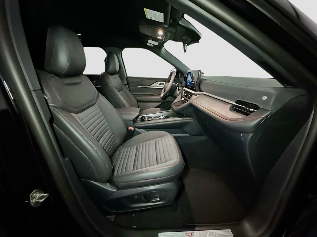 New 2026 Ford Explorer ST-Line w/ ST-Line Street Pack AWD/4WD image 35
