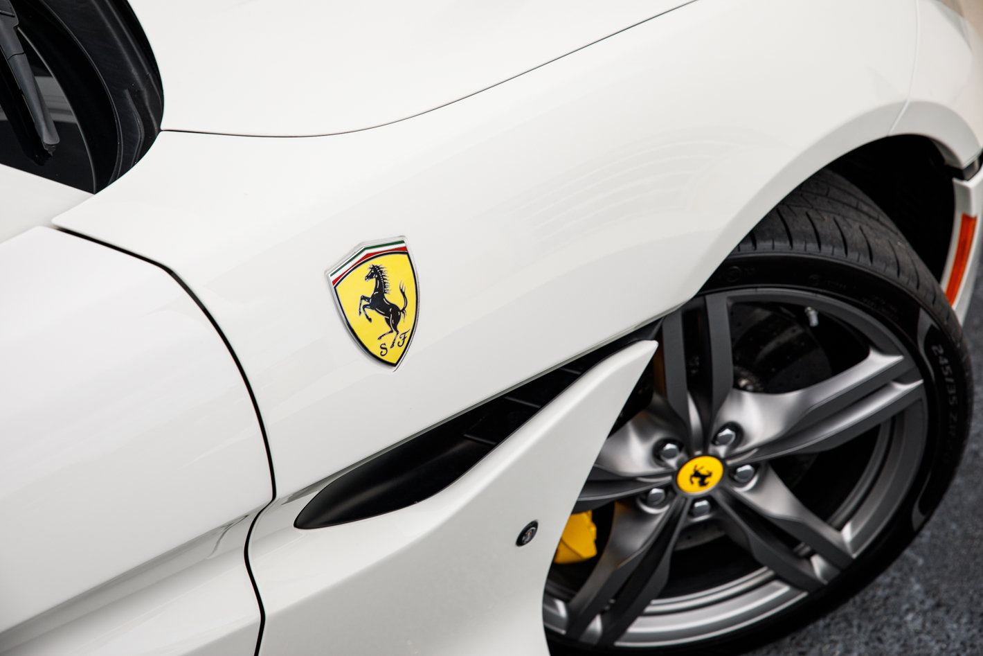 Used 2023 Ferrari Portofino M RWD image 16