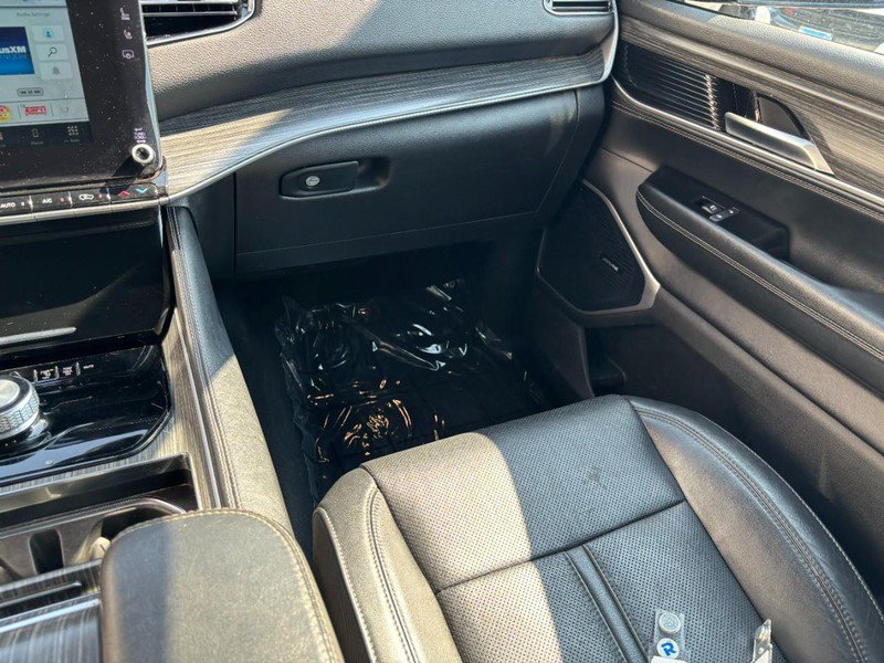 Used 2024 Jeep Wagoneer Series II w/ Flexible Seating Group AWD/4WD image 19