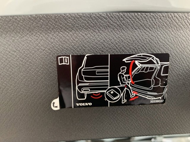 Certified 2024 Volvo XC90 B6 Plus image 8