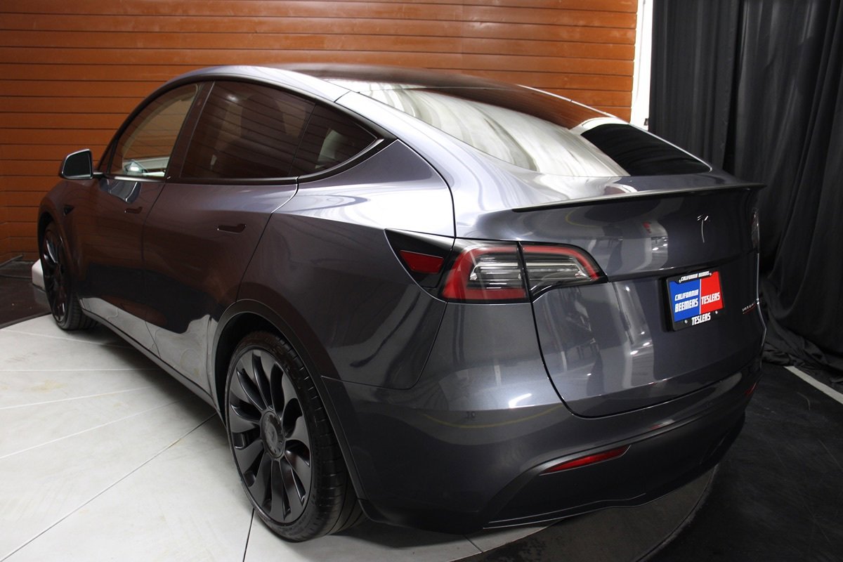 Used 2023 Tesla Model Y Performance image 10