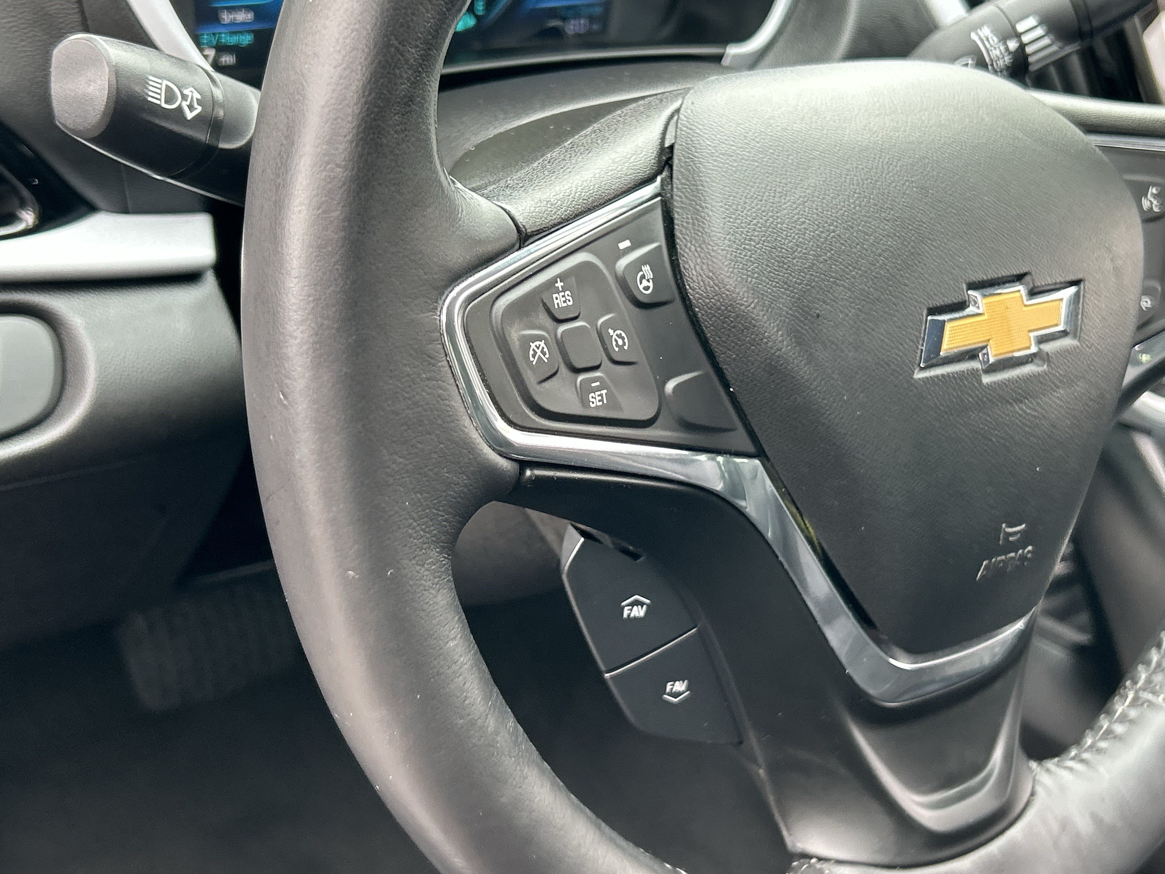 Used 2017 Chevrolet Volt LT w/ Comfort Package FWD image 28