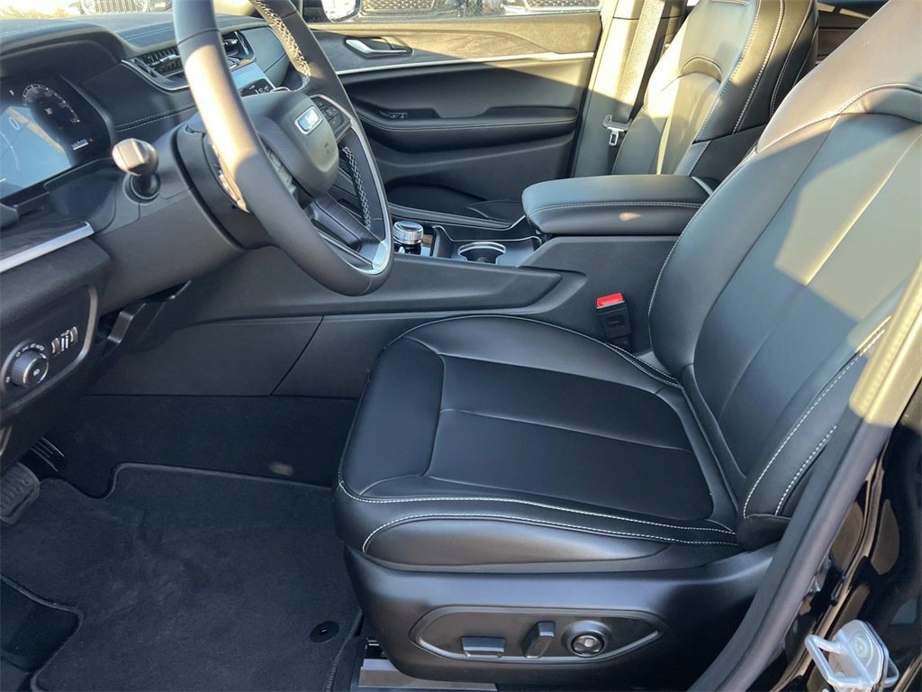 New 2025 Jeep Grand Cherokee L Limited image 12