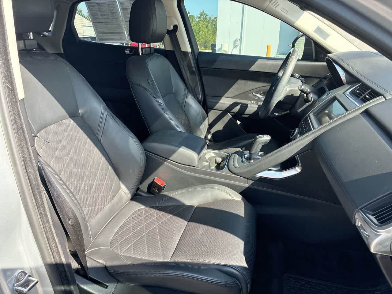 Used 2020 Jaguar E-PACE SE AWD/4WD image 29
