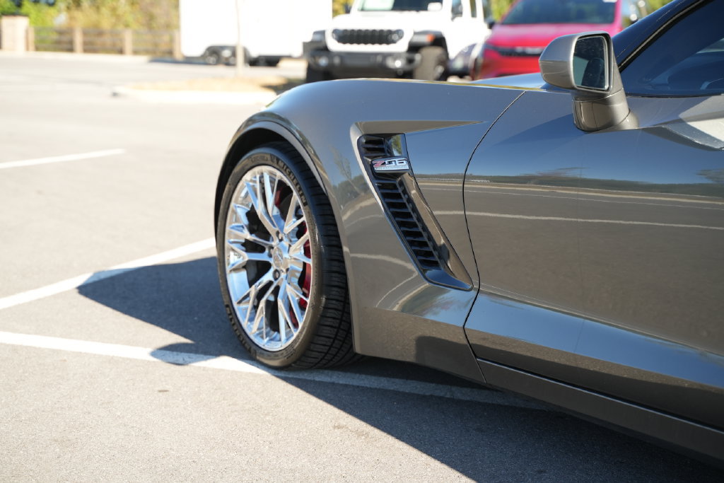 Used 2016 Chevrolet Corvette Z06 w/ 3LZ Preferred Equipment Group RWD image 35