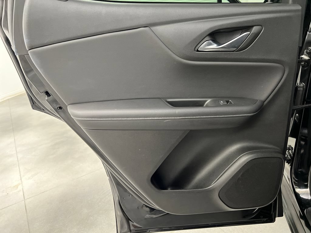 Used 2025 Chevrolet Blazer LT FWD image 19