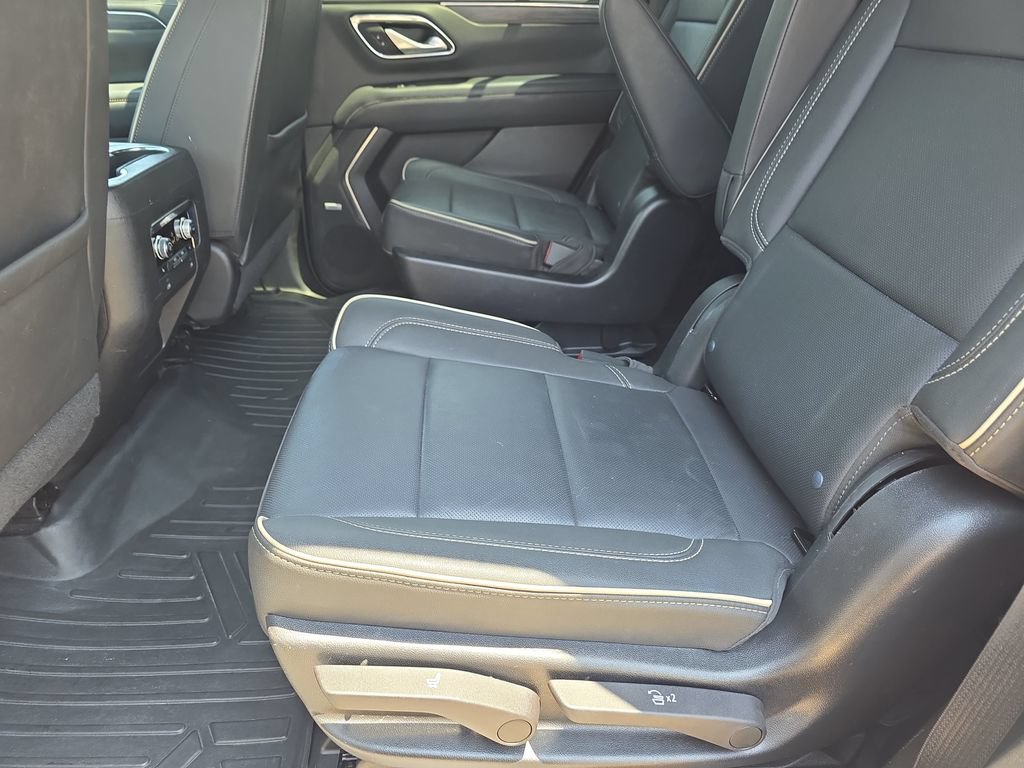 Used 2022 GMC Yukon SLT w/ SLT Luxury Package AWD/4WD image 15