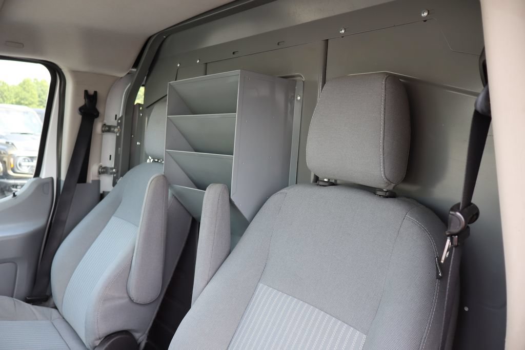 Used 2016 Ford Transit 250 130 Low Roof RWD image 9