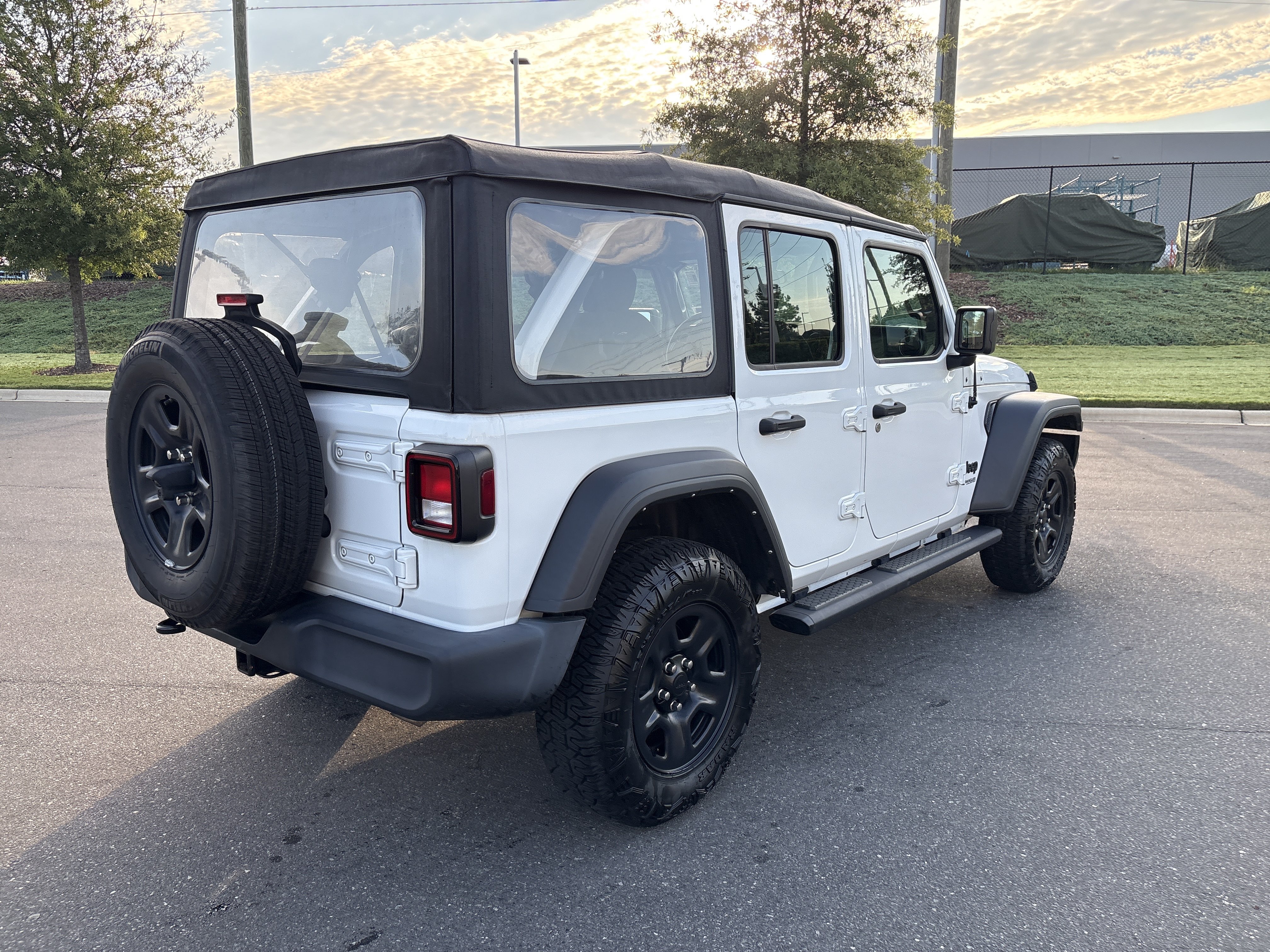 Used 2022 Jeep Wrangler Unlimited Sport AWD/4WD image 9