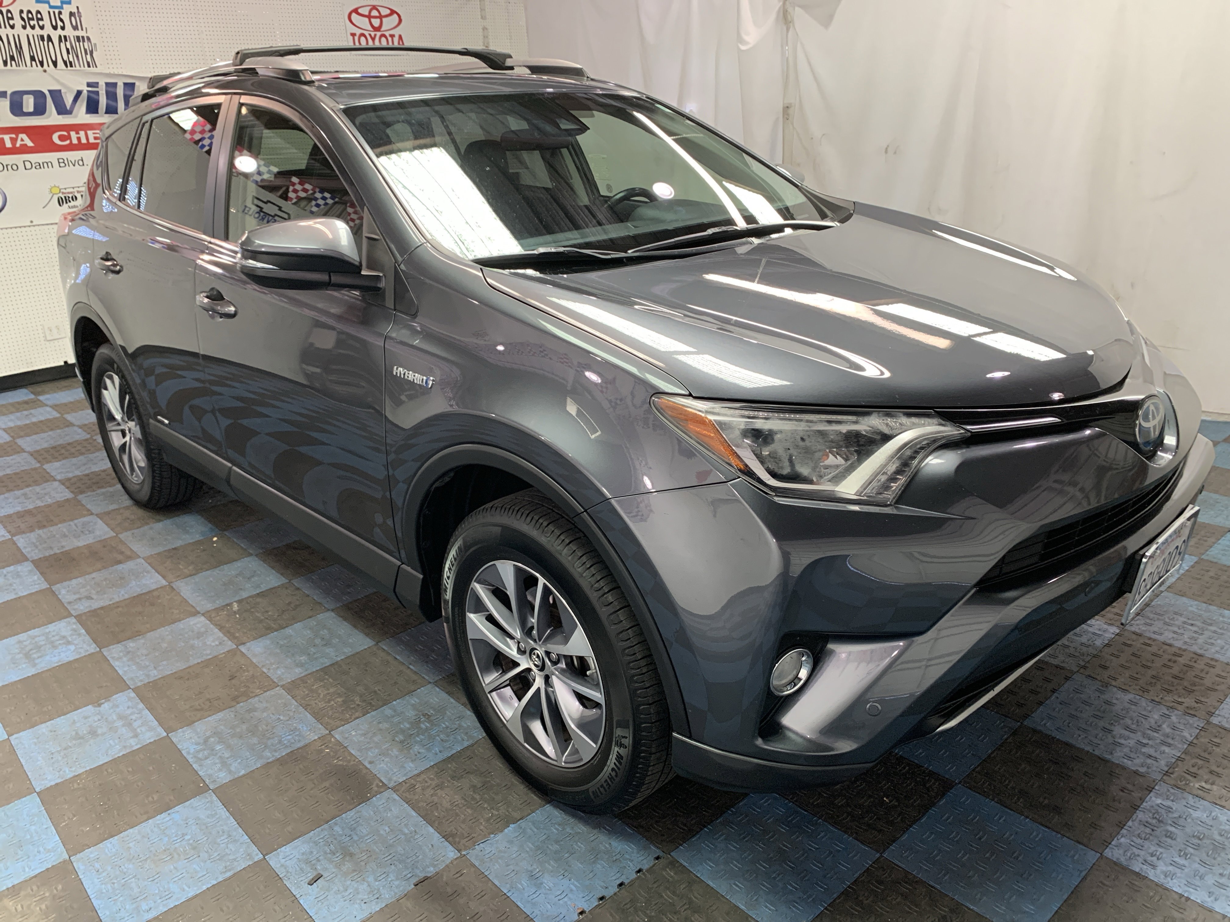 Used 2018 Toyota RAV4 XLE w/ Convenience Package AWD/4WD image 7