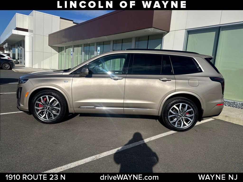 Used 2023 Cadillac XT6 Sport image 2