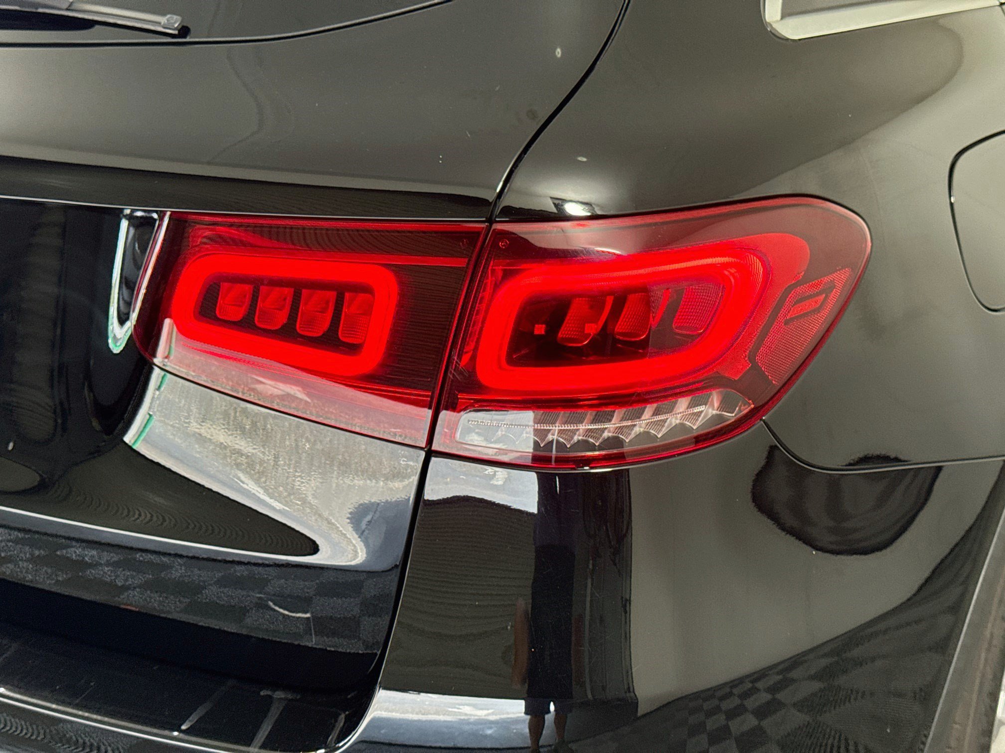 Used 2021 Mercedes-Benz GLC 300 w/ Premium Package image 34