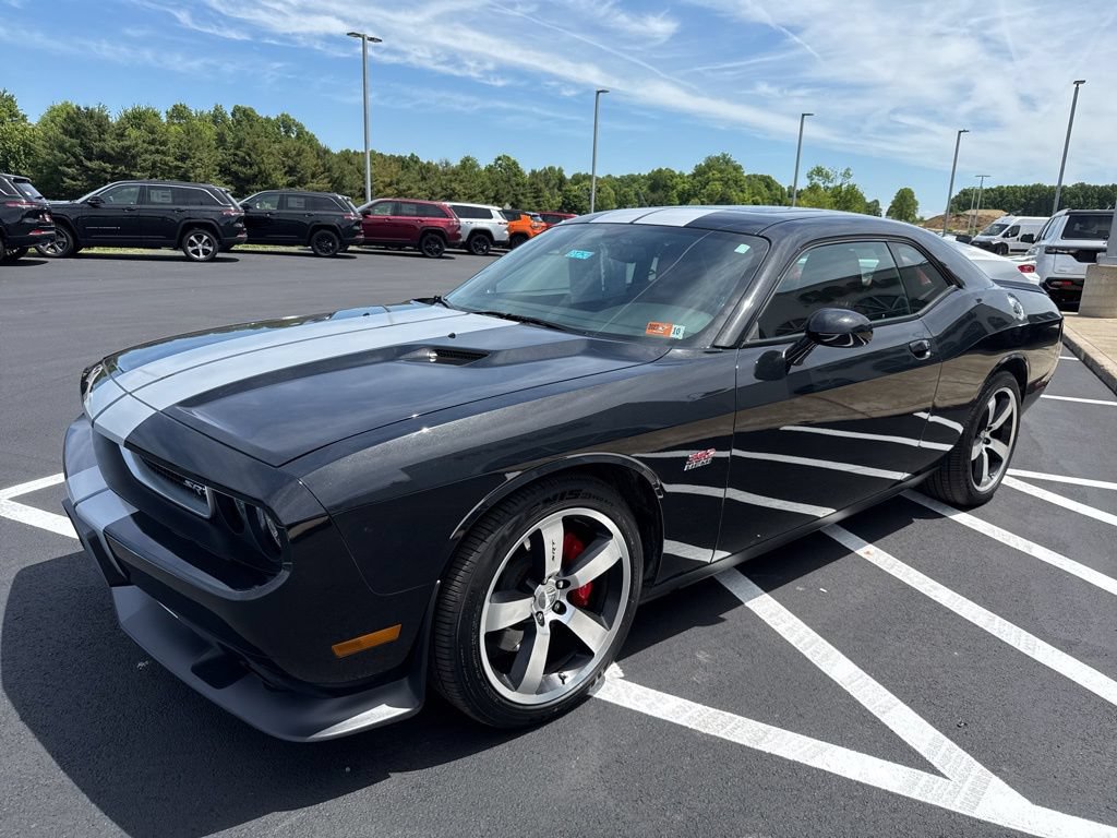 Used 2014 Dodge Challenger SRT8 w/ Harman/Kardon Audio Group RWD image 4