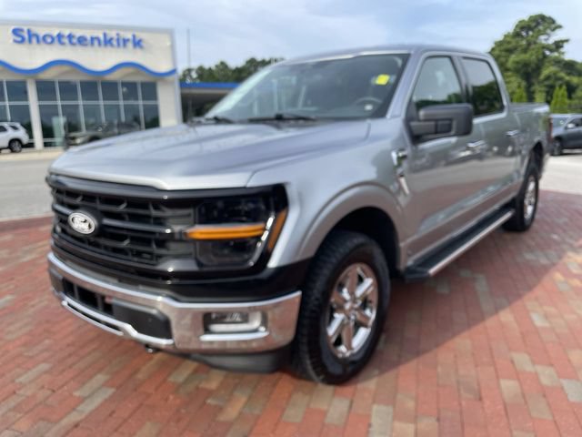 Used 2025 Ford F150 XLT w/ Equipment Group 301A Standard AWD/4WD image 1
