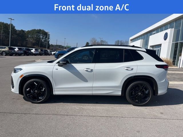 New 2026 Volkswagen Tiguan SE R-Line image 3