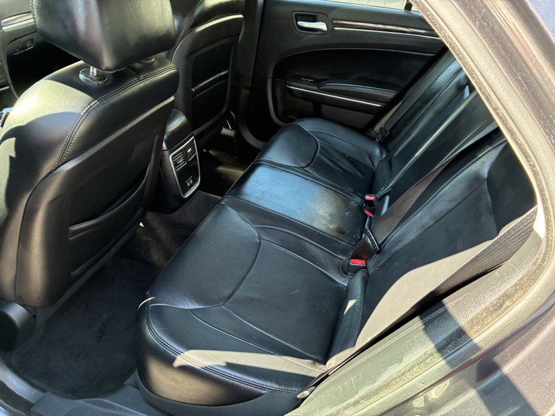 Used 2015 Chrysler 300 Limited image 17