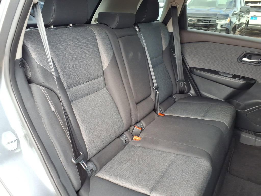 Used 2023 Nissan Rogue SV image 13